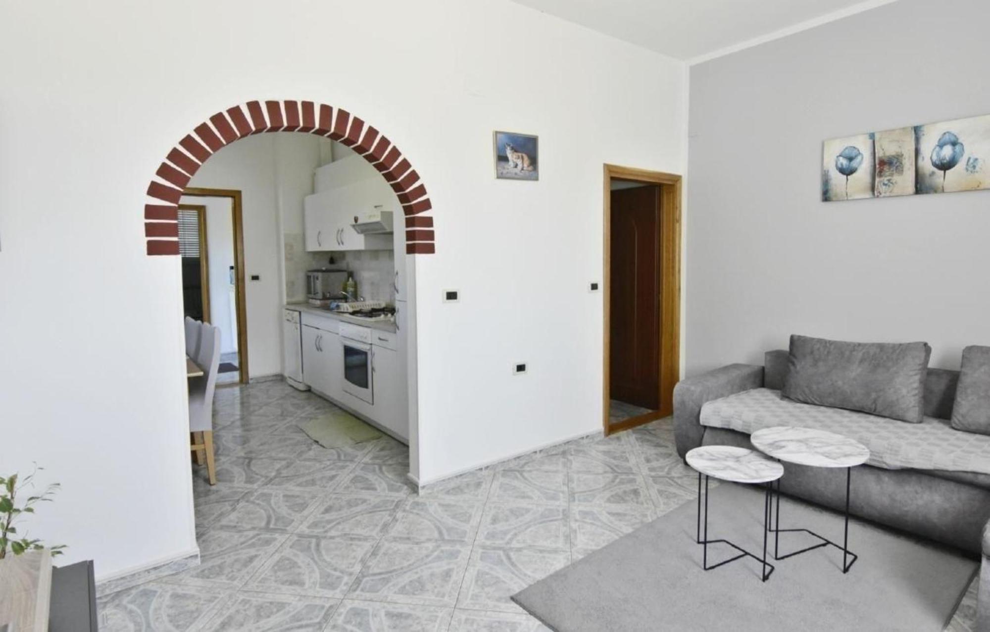 Apartmán Klimatisierte In Valica Mit Grossem Garten *